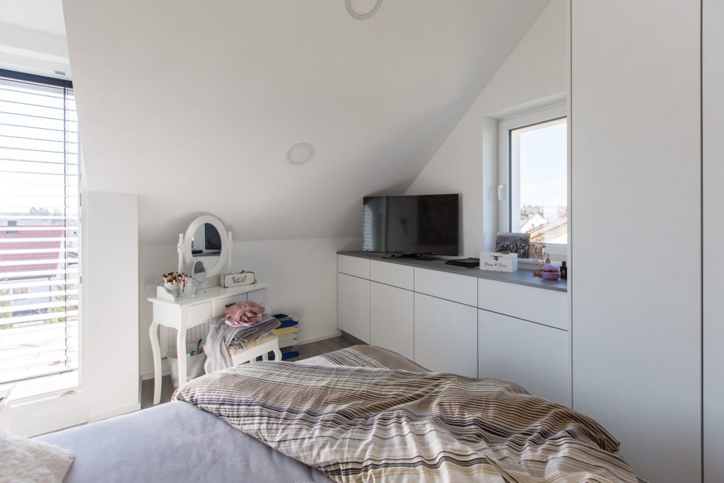 Bild Referenz Schlafzimmer Einrichtung in weiss gebaut - Weiss Interieuer Laichingen