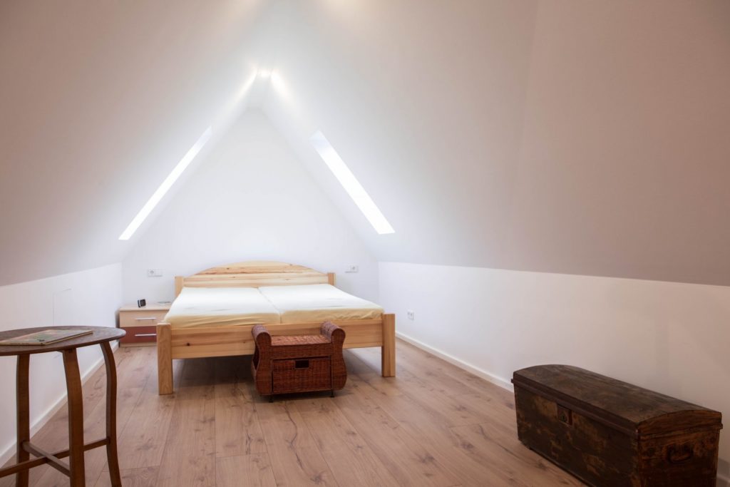Bild Referenz Schlafzimmer Einrichtung in naturtönen gebaut - Weiss Interieuer Laichingen